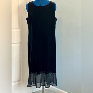 Jessica Howard Black Velvet Midi Dress